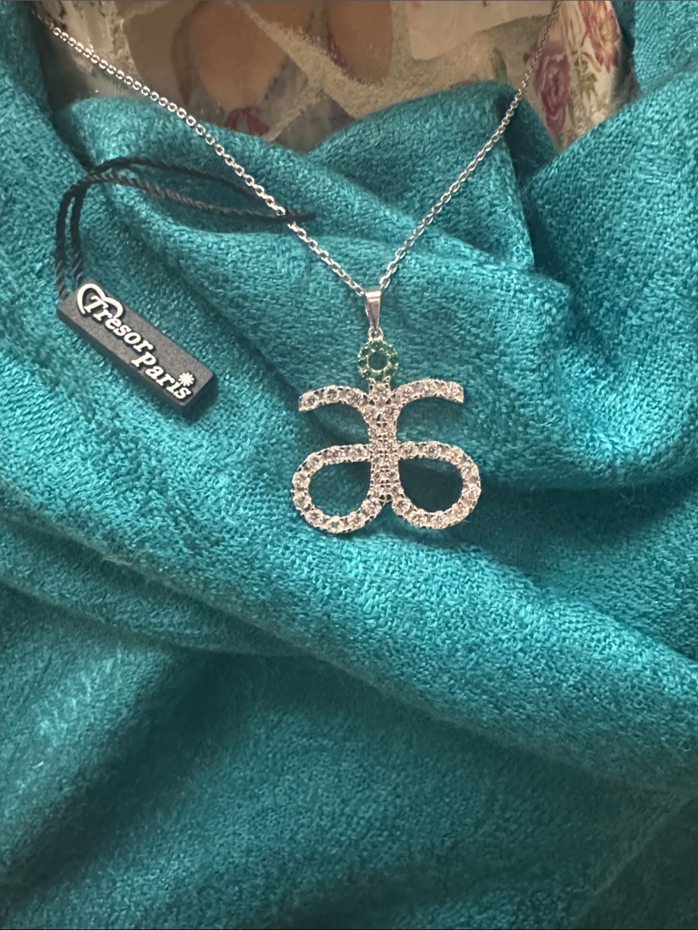 Trésor Paris Arbonne Charitable Foundation Crystal Necklace ($99 Retail) - NWT